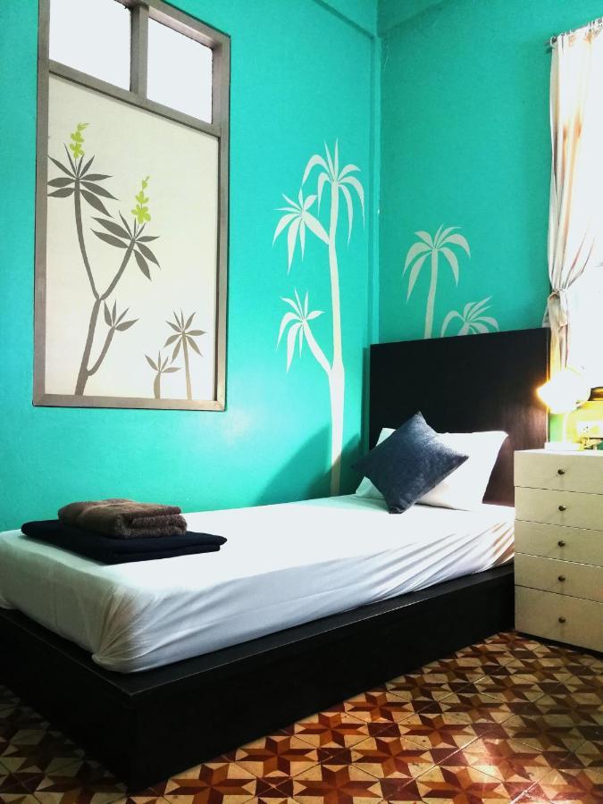 60 Blue House Hotell Chiang Mai Exteriör bild
