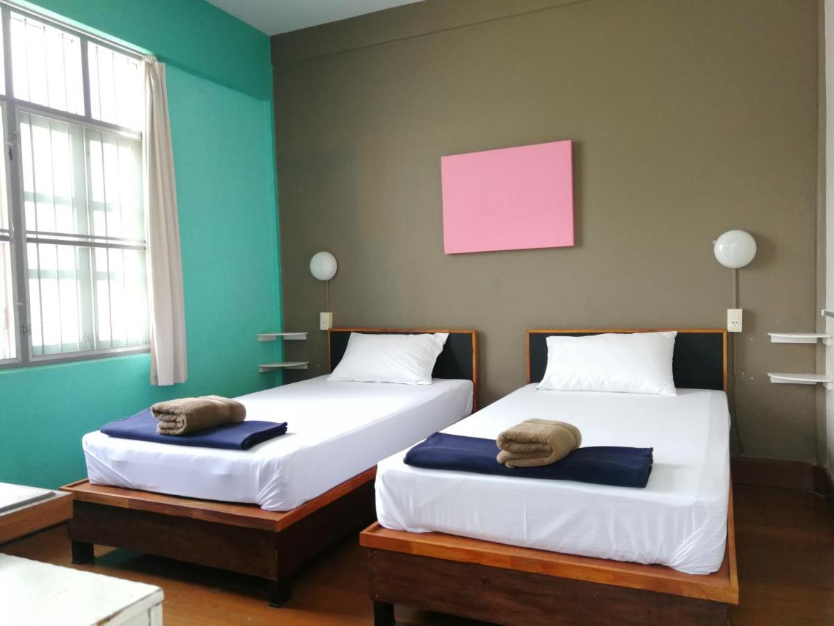 60 Blue House Hotell Chiang Mai Exteriör bild